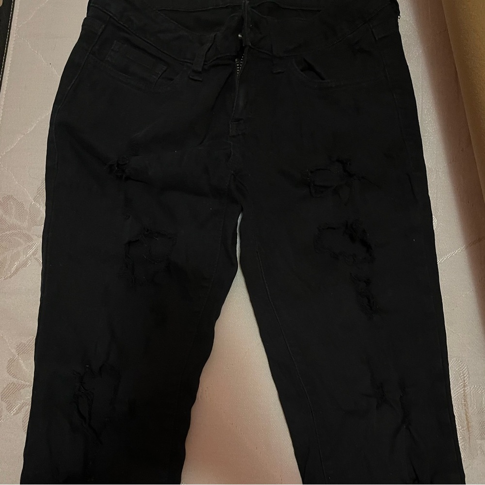 Forever 21 Denim Black ripped Jeans